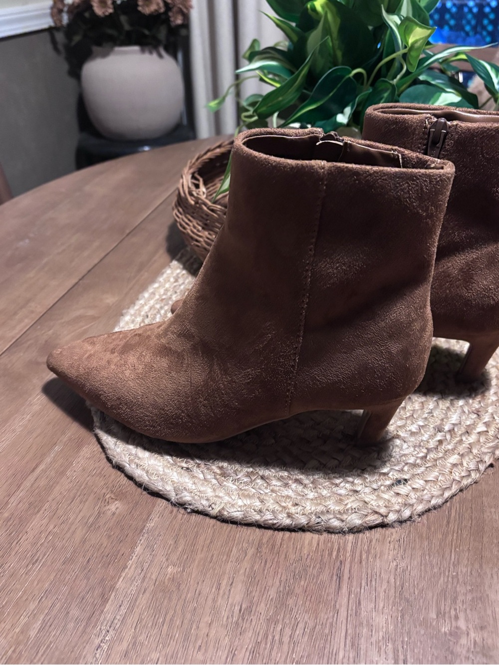 Universal Thread Brown Pointed Toe Suede Ankle Boots Kitten Heels - Picture 6 of 9